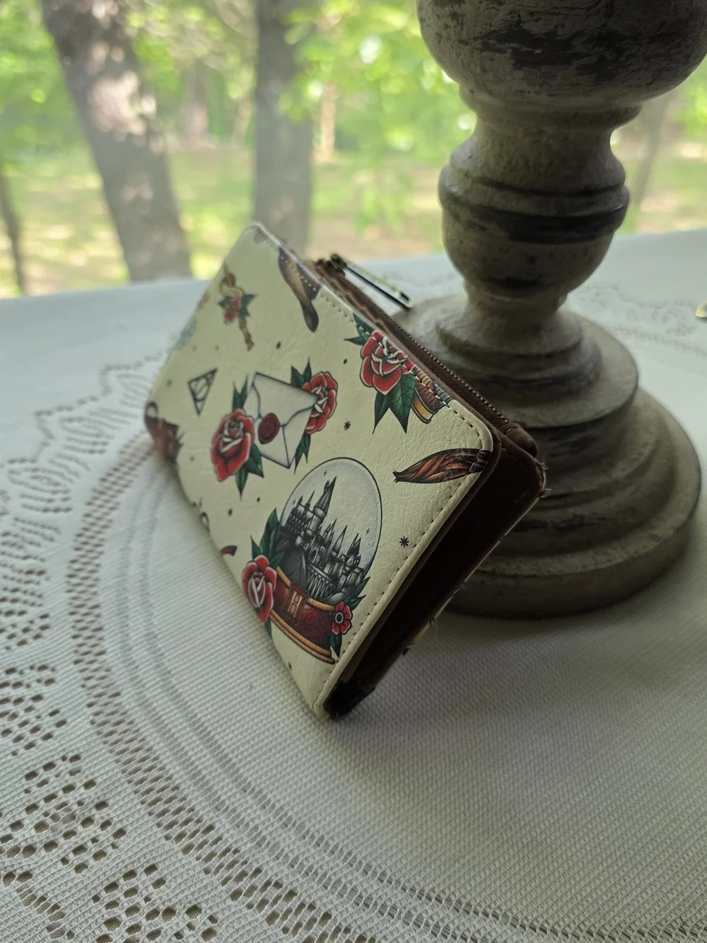 Harry Potter Loungefly Cream Wallet with Red Rose Print - Picture 8 of 10